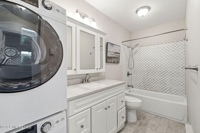 89 White Street C, Eatontown, NJ 07724