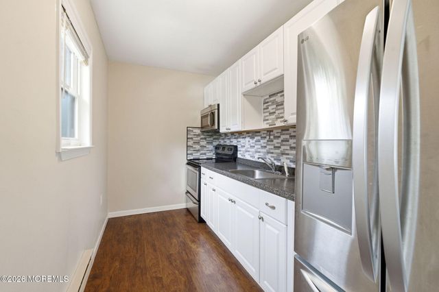 89 White Street C, Eatontown, NJ 07724