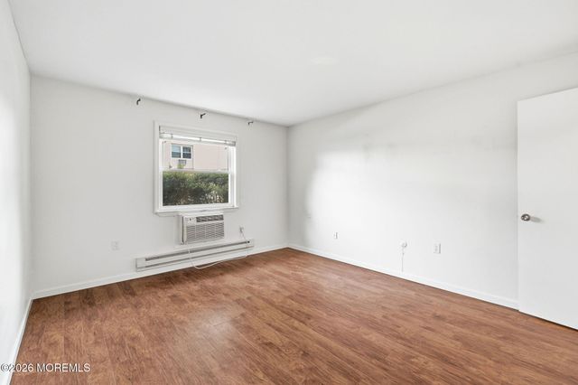 89 White Street C, Eatontown, NJ 07724