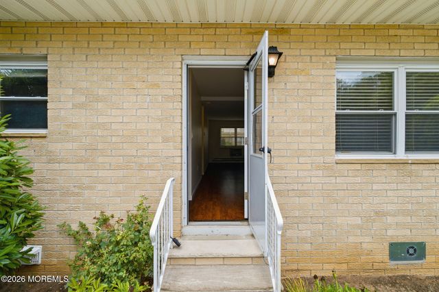 89 White Street C, Eatontown, NJ 07724