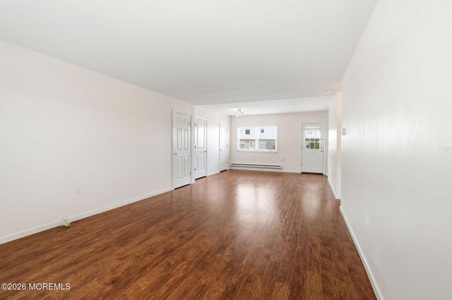 89 White Street C, Eatontown, NJ 07724