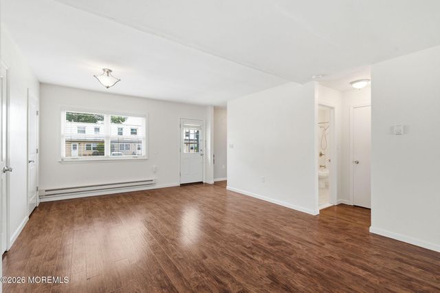 89 White Street C, Eatontown, NJ 07724