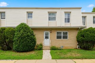 89 White Street C, Eatontown, NJ 07724