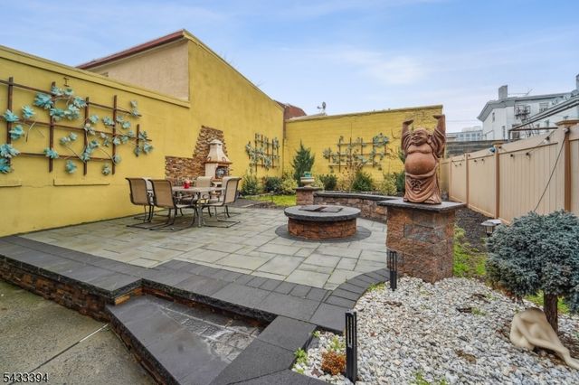 105 Jefferson St, Newark City, NJ 07105