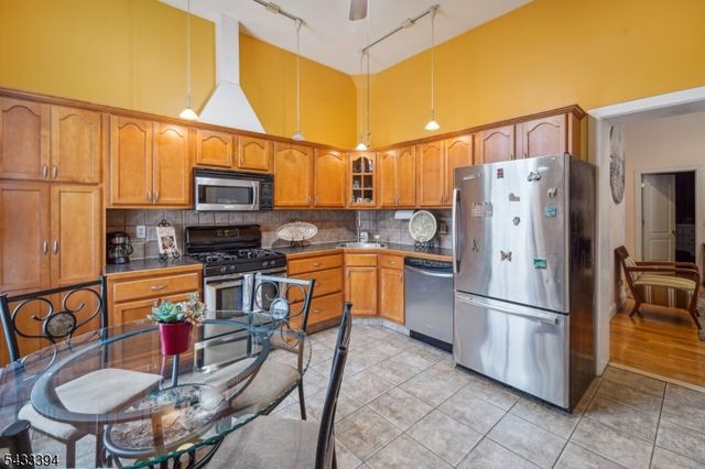 105 Jefferson St, Newark City, NJ 07105