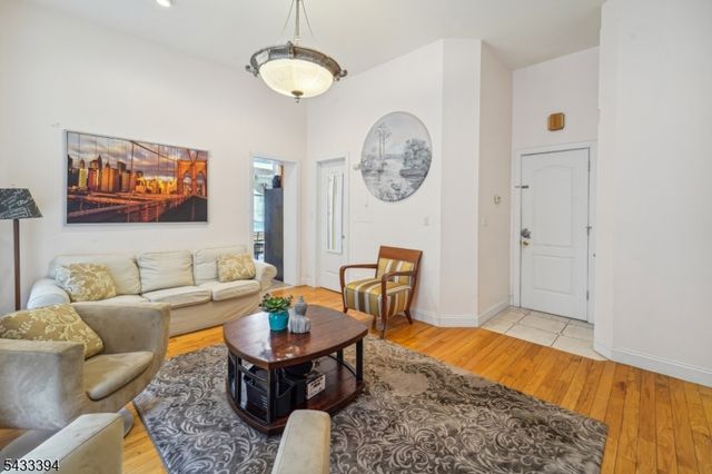 105 Jefferson St, Newark City, NJ 07105