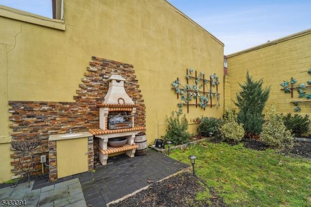 105 Jefferson St, Newark City, NJ 07105