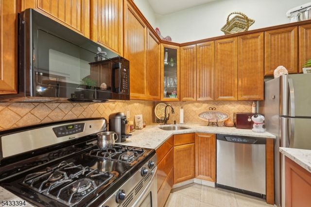 105 Jefferson St, Newark City, NJ 07105