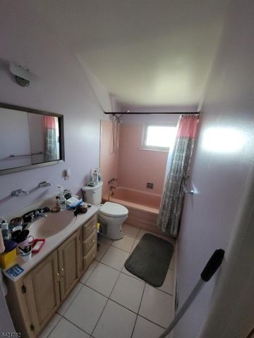 139 Throckmorton Ln, Old Bridge Twp., NJ 08857