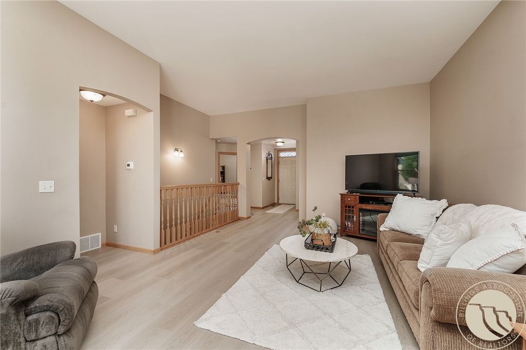 1697 Gleneagles Boulevard, Billings, MT 59105 photo 4