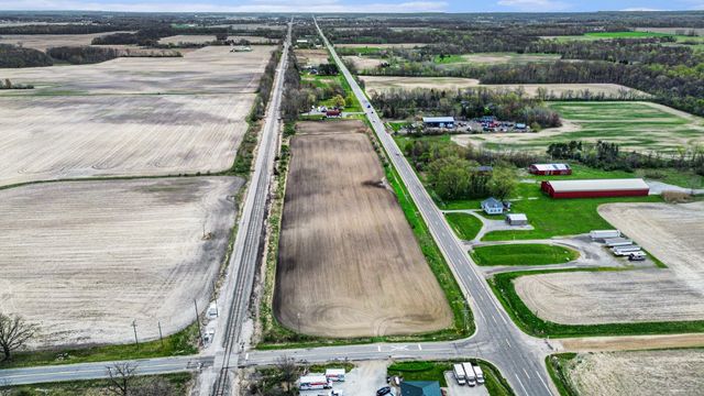 17567 A Lakeside Road, Three Oaks, MI 49128