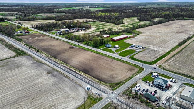 17567 A Lakeside Road, Three Oaks, MI 49128