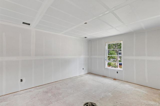129 Cedar Lane, Medford, NY 11763
