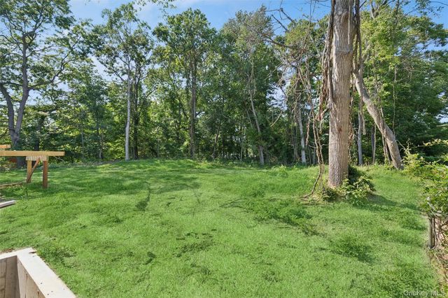 129 Cedar Lane, Medford, NY 11763