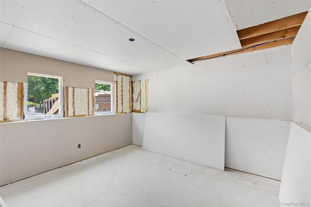 129 Cedar Lane, Medford, NY 11763