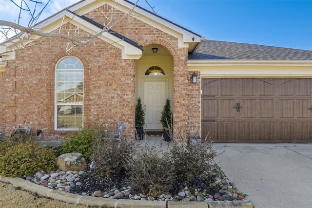 326 Sagebrush Lane, Waxahachie, TX 75165