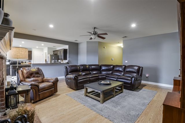 326 Sagebrush Lane, Waxahachie, TX 75165