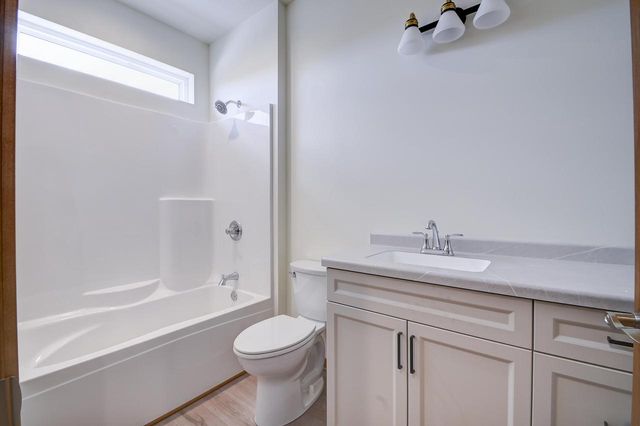 1322 Kettle DRIVE, Kewaskum, WI 53040