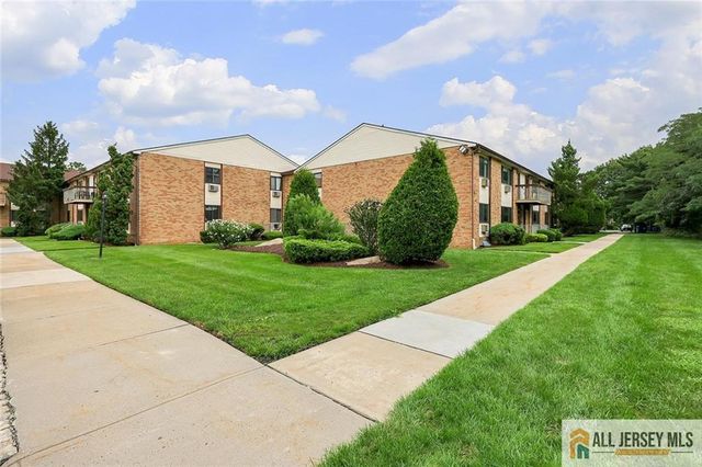 621 Cricket Lane 621, Woodbridge Proper, NJ 07095