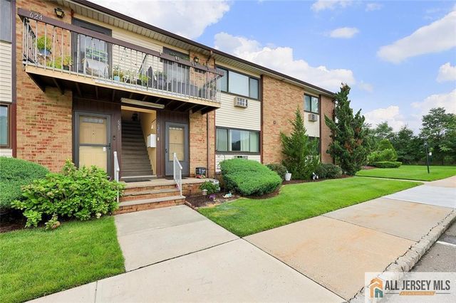 621 Cricket Lane 621, Woodbridge Proper, NJ 07095