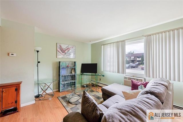 621 Cricket Lane 621, Woodbridge Proper, NJ 07095