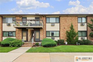 621 Cricket Lane 621, Woodbridge Proper, NJ 07095