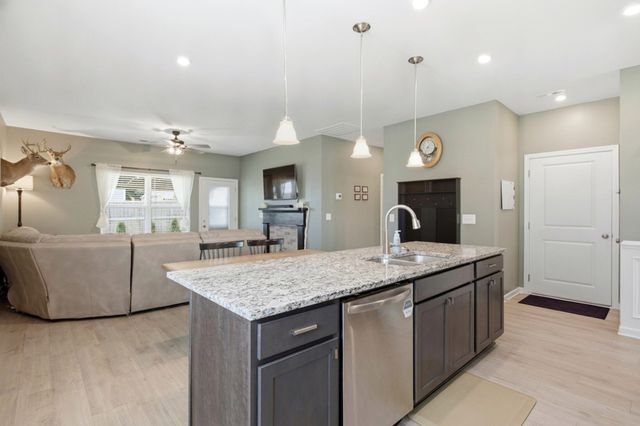 2108 Franks Ct, Columbia, TN 38401