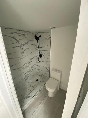 4111 Stirling Road 202, Dania Beach, FL 33314