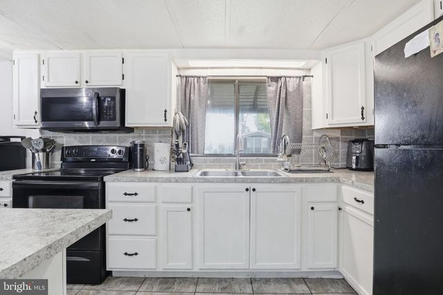 82 MALIBU BLVD, Carlisle, PA 17015
