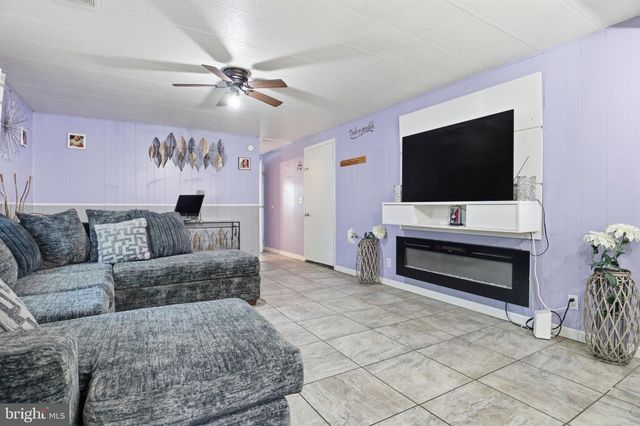 82 MALIBU BLVD, Carlisle, PA 17015