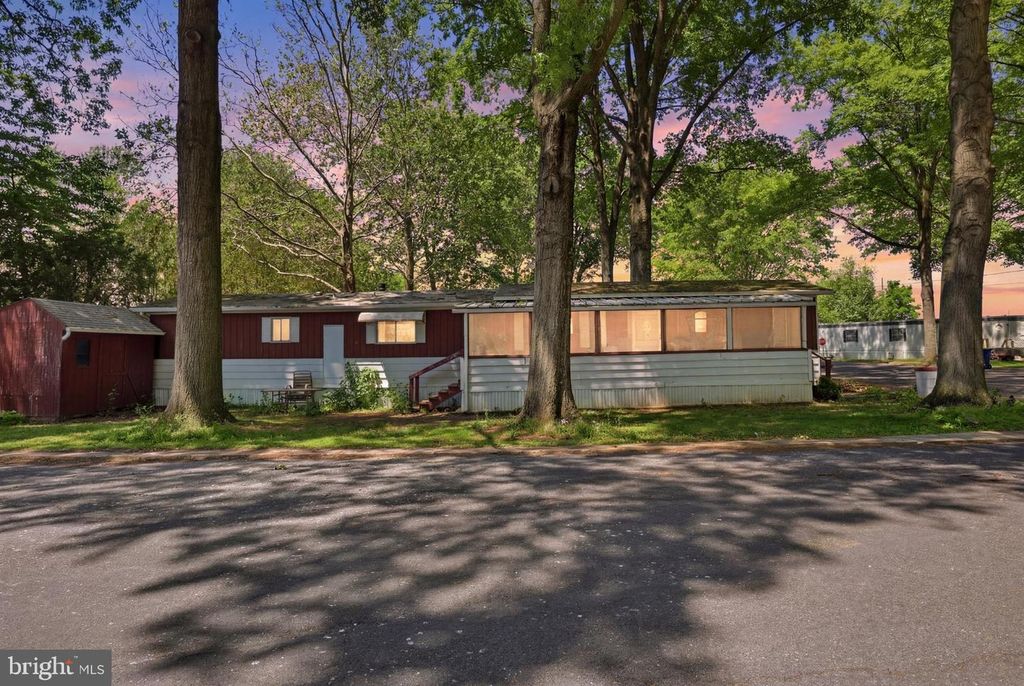 82 MALIBU BLVD, Carlisle, PA 17015