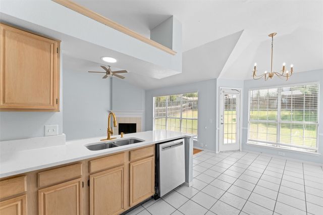 6903 Hawaii Lane, Arlington, TX 76016
