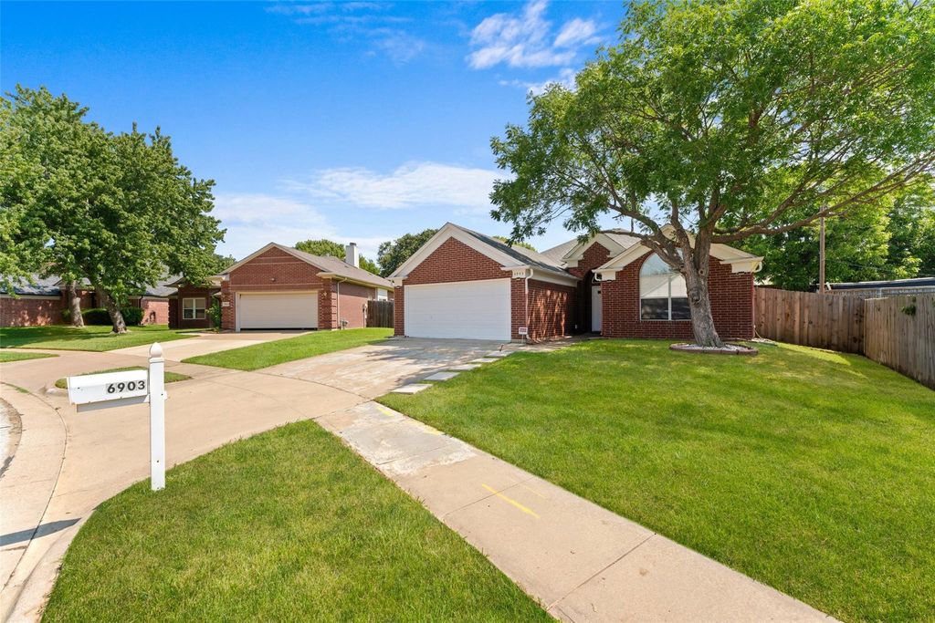 6903 Hawaii Lane, Arlington, TX 76016