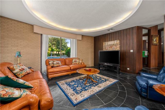 3011 GEORGES Lane, Alexandria, LA 71301