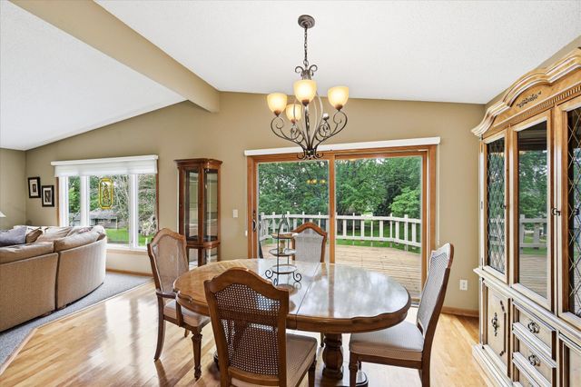 1484 Crest Drive, Chaska, MN 55318