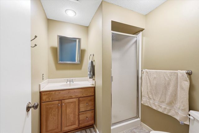 1484 Crest Drive, Chaska, MN 55318