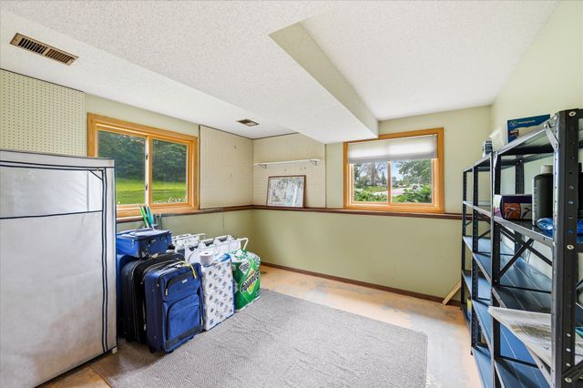 1484 Crest Drive, Chaska, MN 55318