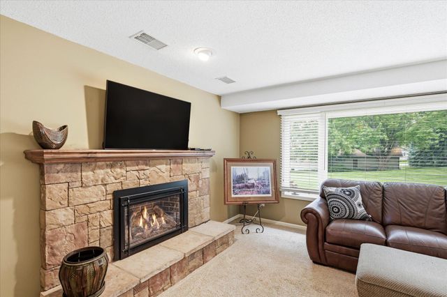 1484 Crest Drive, Chaska, MN 55318