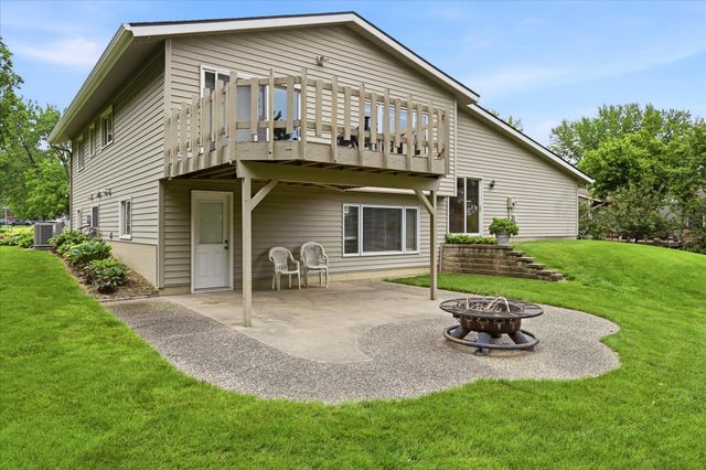1484 Crest Drive, Chaska, MN 55318