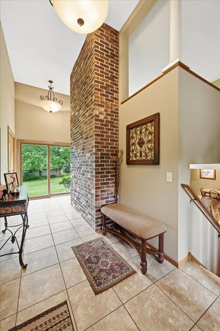 1484 Crest Drive, Chaska, MN 55318