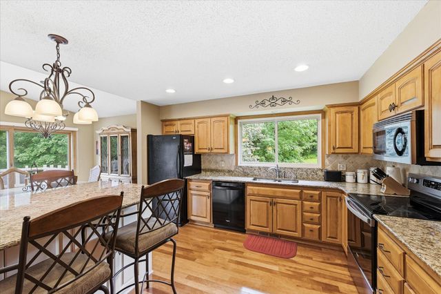 1484 Crest Drive, Chaska, MN 55318