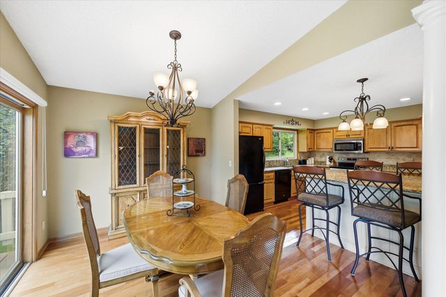 1484 Crest Drive, Chaska, MN 55318