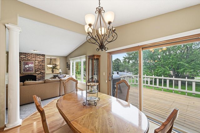 1484 Crest Drive, Chaska, MN 55318