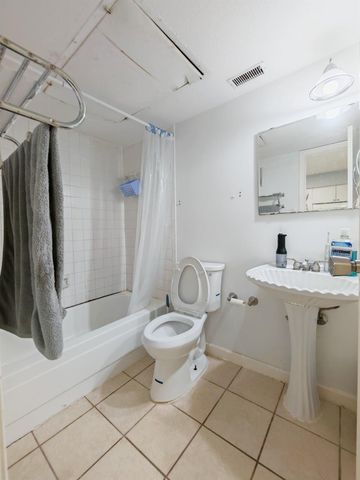 2425 Holly Hall Street B45, Houston, TX 77054