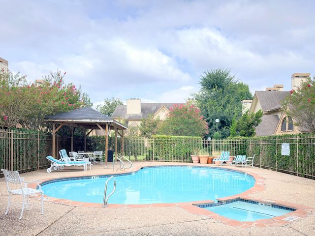 2425 Holly Hall Street B45, Houston, TX 77054