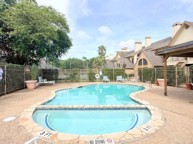 2425 Holly Hall Street B45, Houston, TX 77054