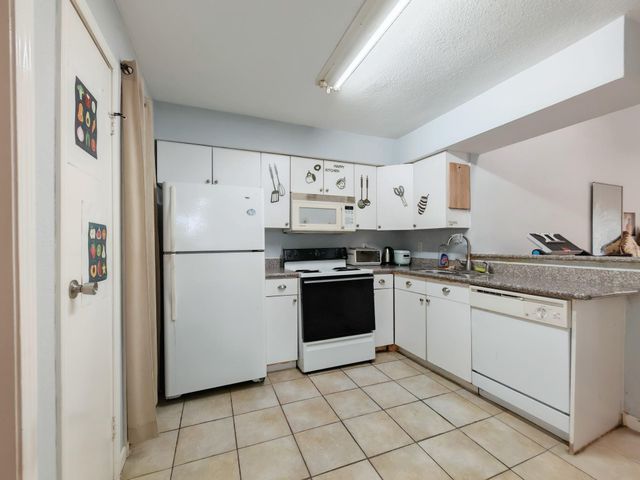 2425 Holly Hall Street B45, Houston, TX 77054