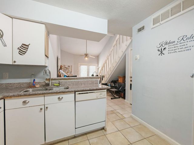 2425 Holly Hall Street B45, Houston, TX 77054