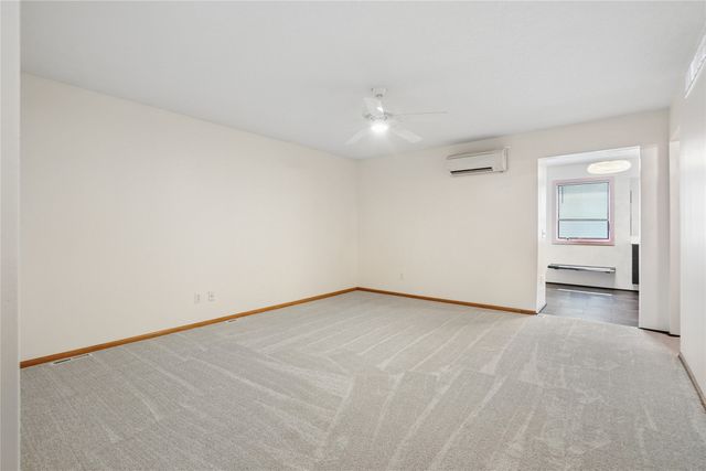 6008 NW 50th Street, Johnston, IA 50131