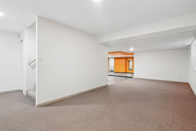 6008 NW 50th Street, Johnston, IA 50131